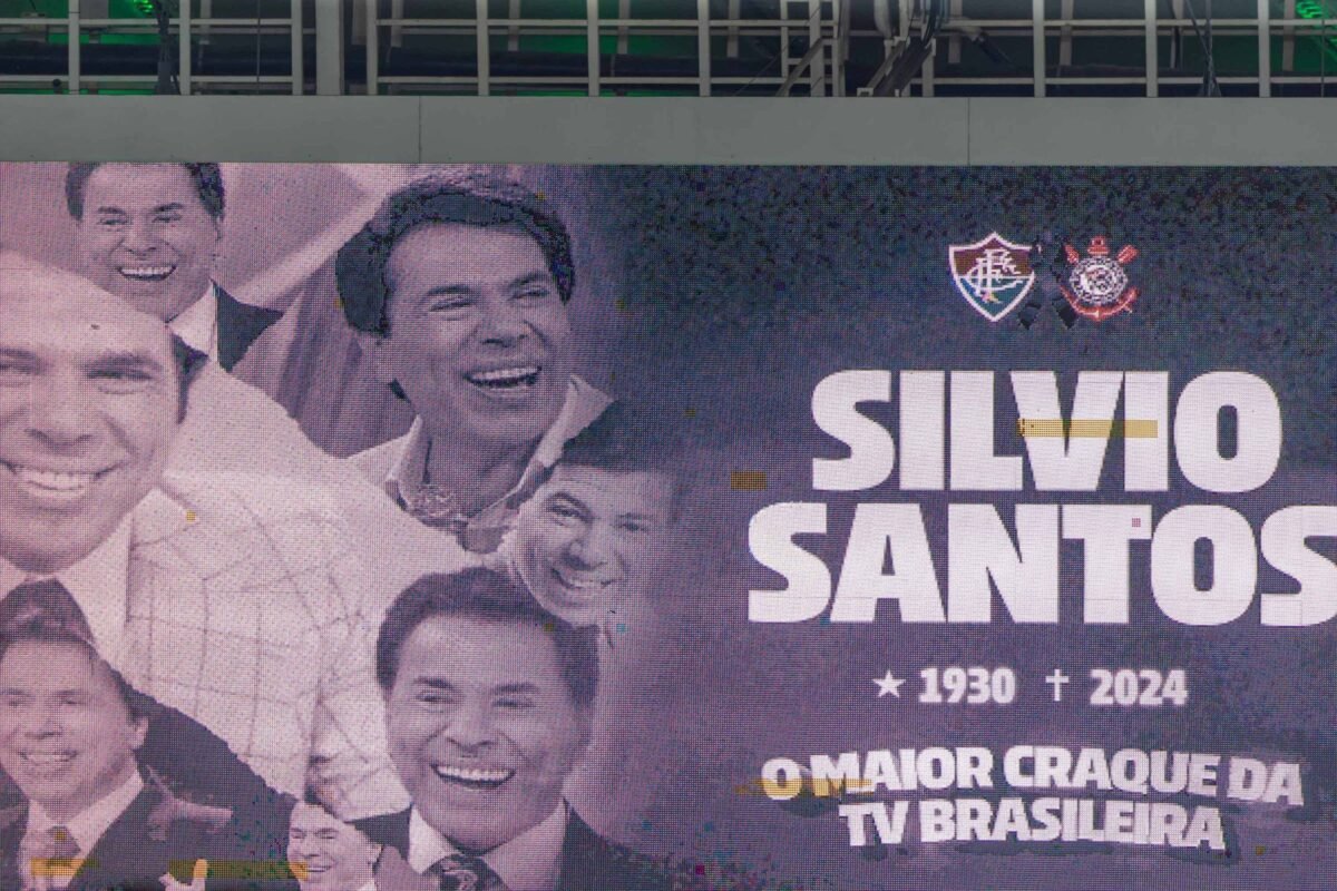 Corinthians e Fluminense fazem homenagem a Silvio Santos - 17/08/2024