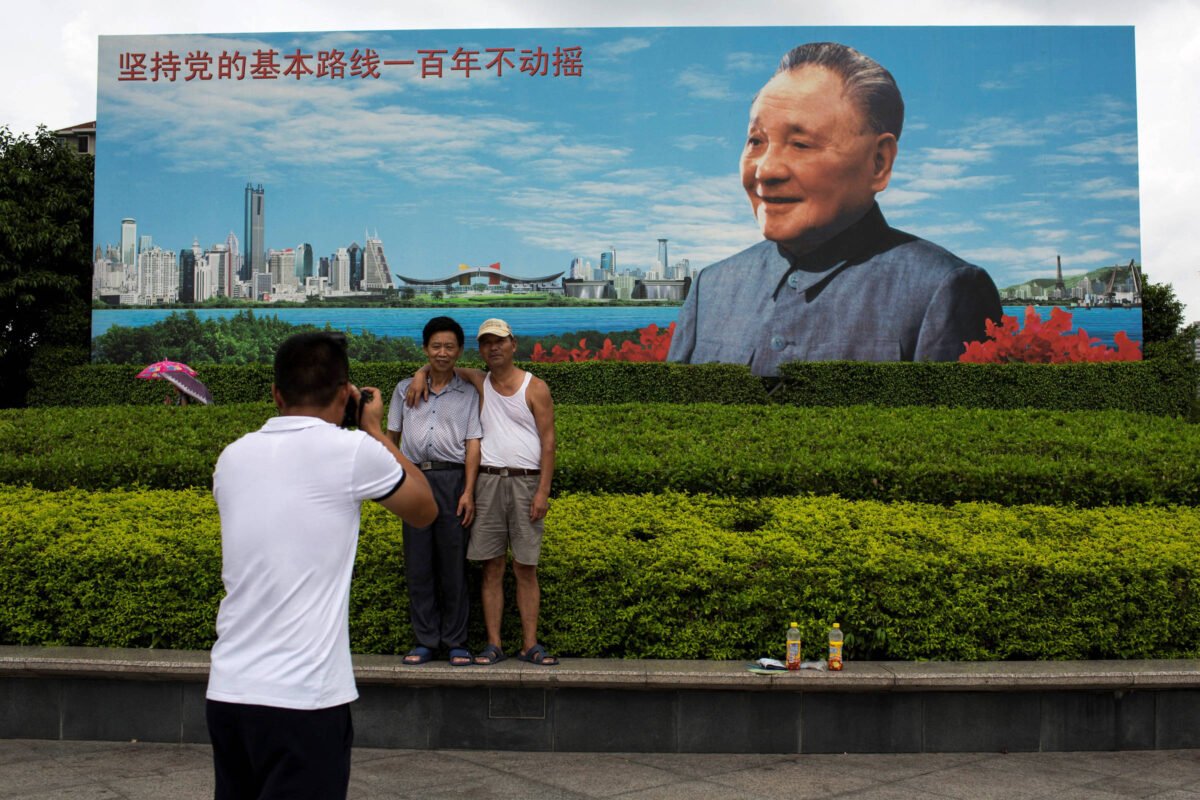 Deng Xiaoping foi 'líder supremo' e poço de contradições -