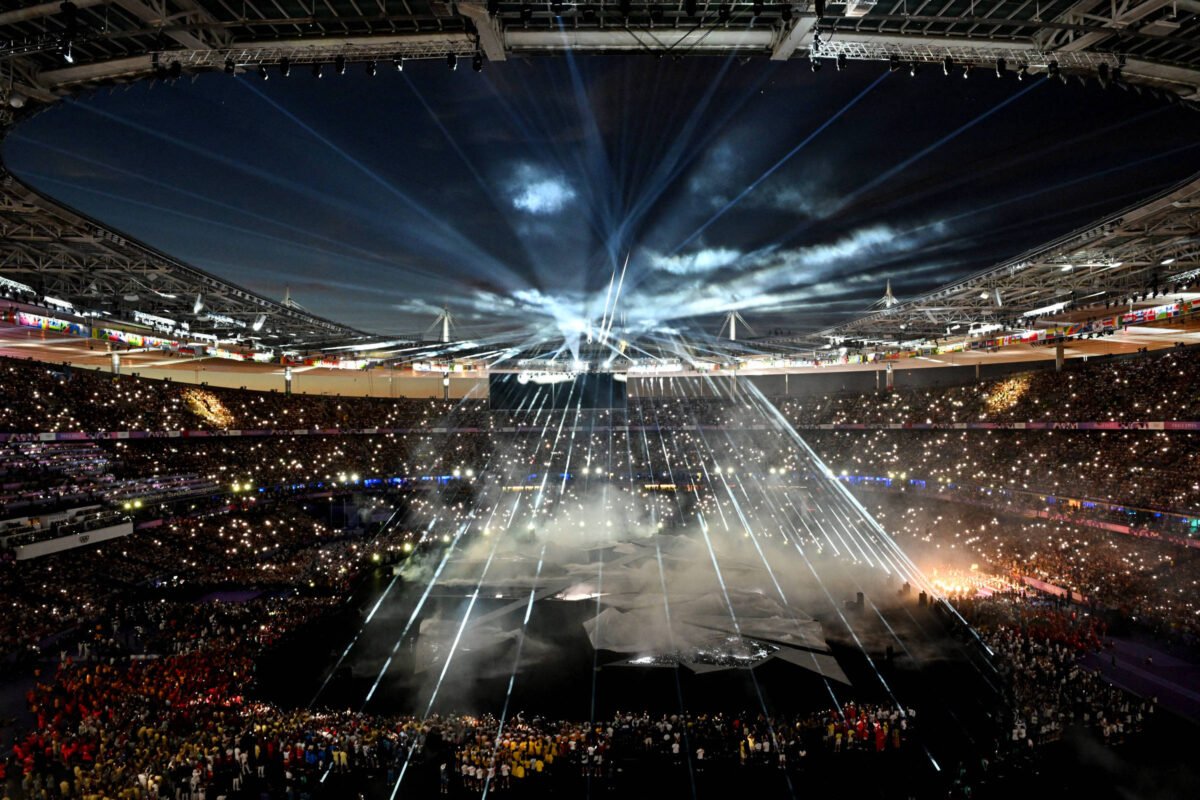 Encerramento troca ousadia por formalidade e confusão - 11/08/2024 -