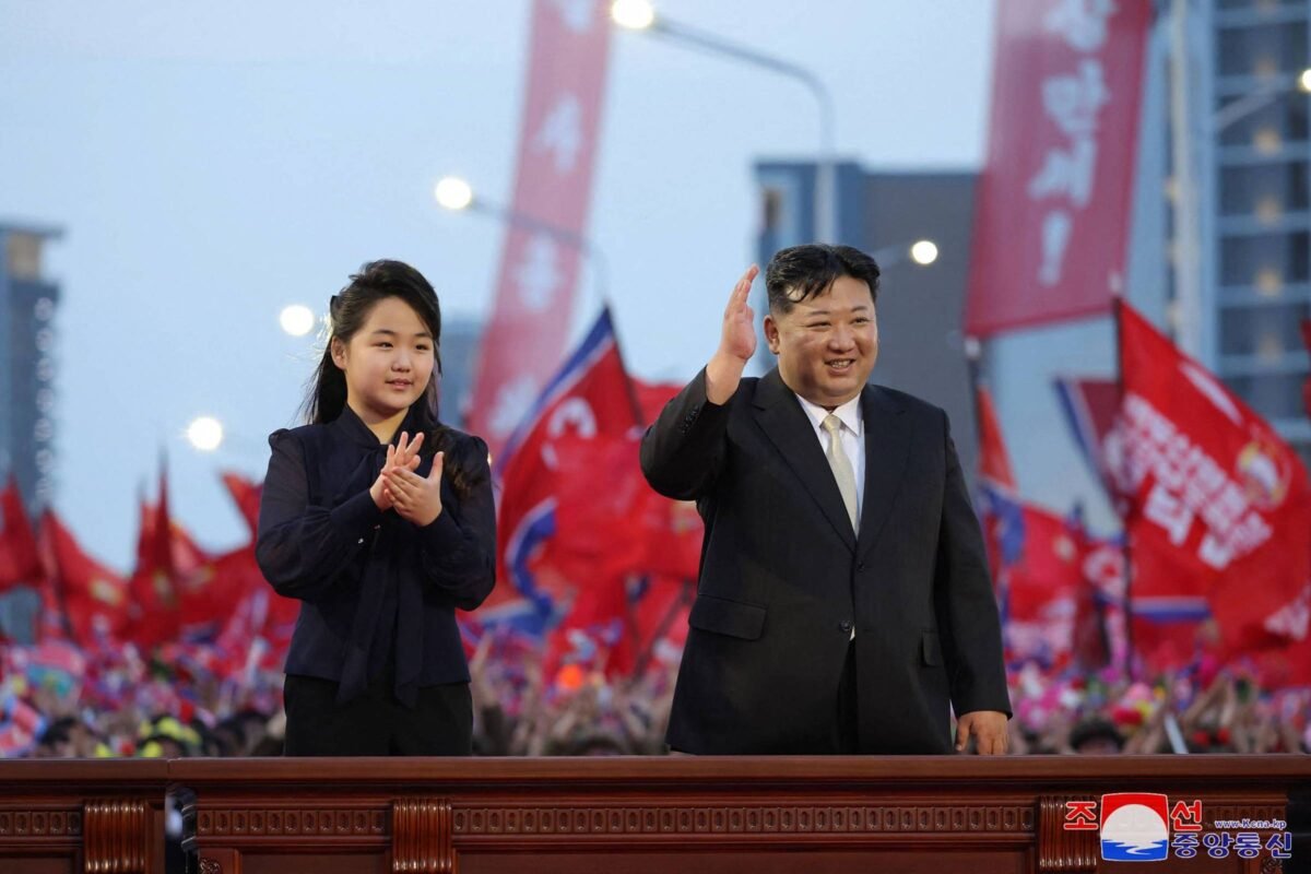 Filha de líder da Coreia do Norte treina para sucedê-lo