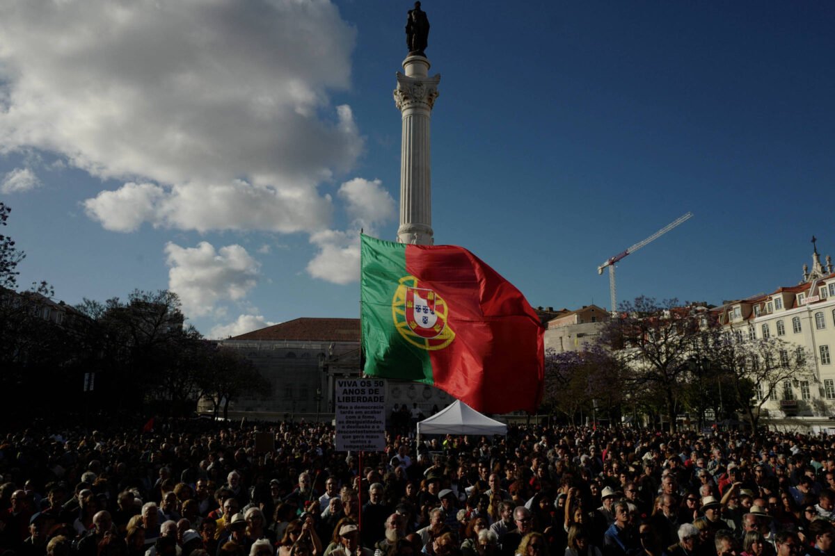 Greve na agência de imigração portuguesa pode gerar caos -