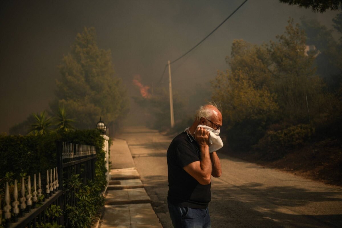 Incêndio florestal na Grécia se espalha até Atenas - 12/08/2024