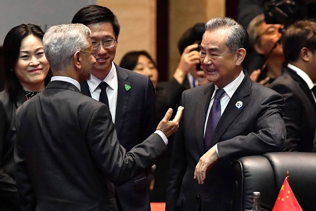 Índia busca se reaproximar da China, que reahe com cautela