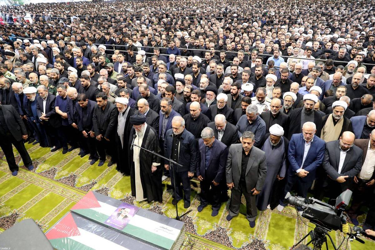 Líder do Hamas é enterrado e tensão aumenta na região