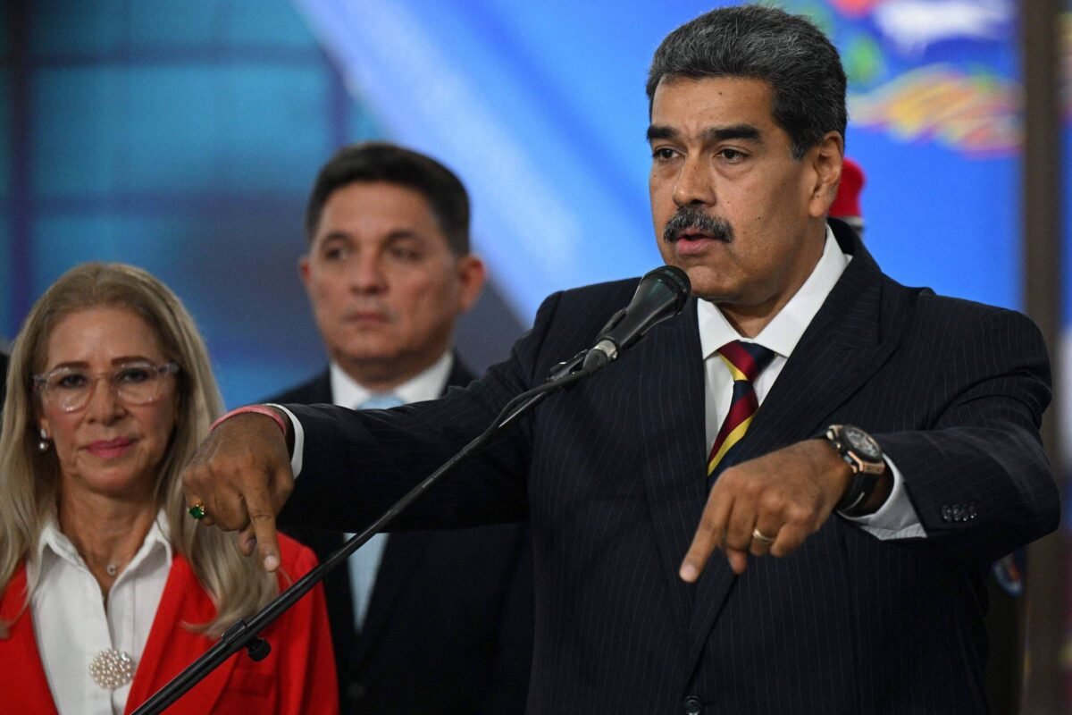 Maduro descarta negociação com María Corina - 09/08/2024 - Mundo