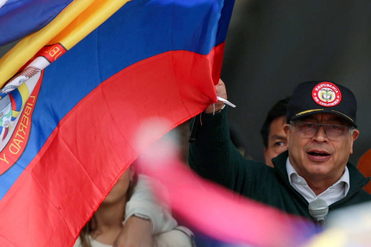 Parlamentares de 8 países discutirão democracia em Bogotá - 02/08/2024