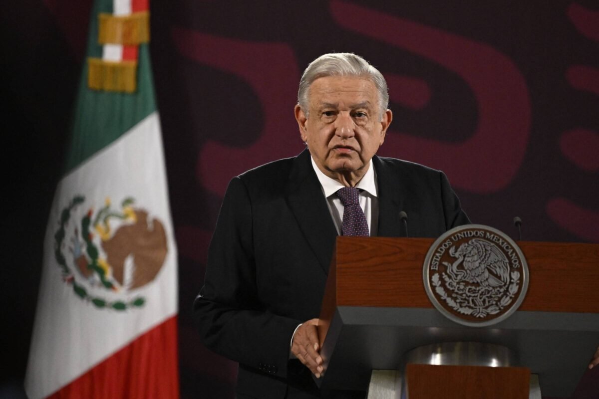 Presidente do México suspende negociações sobre Venezuela - 13/08/2024 -