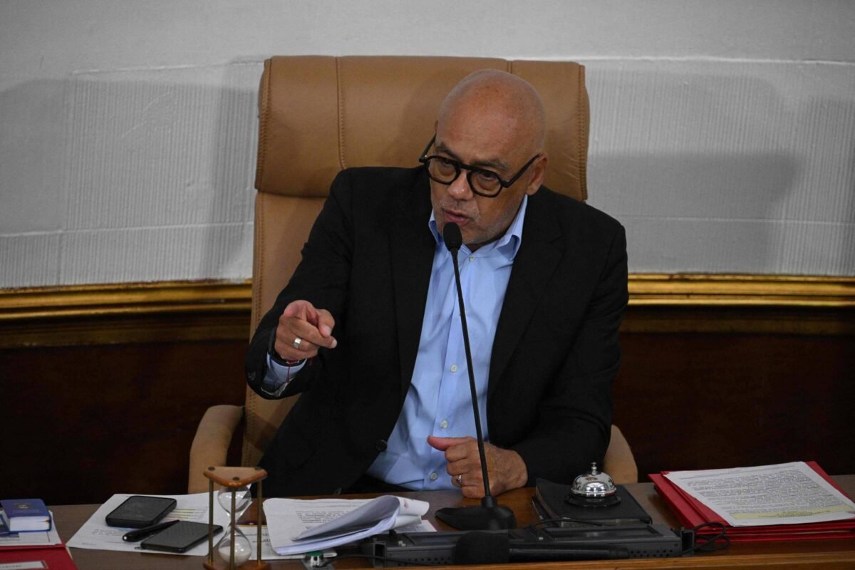 Venezuela: Líder do Parlamento propõe veto a observadores - 13/08/2024
