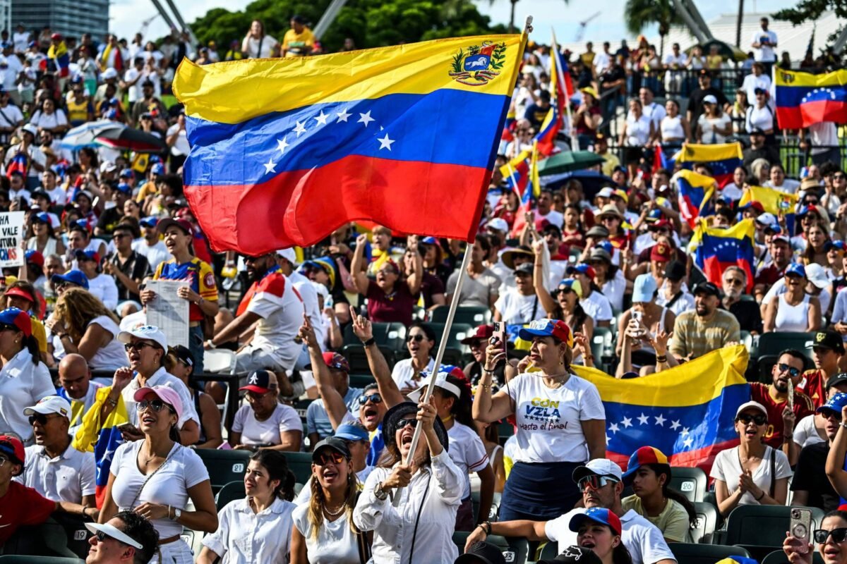 Venezuela: Policia invade casa e prende jornalista - 26/08/2024 -