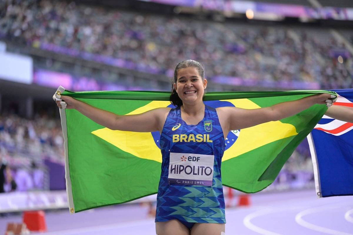 Após tirar tumor no cérebro, Verônica Hipólito é bronze -
