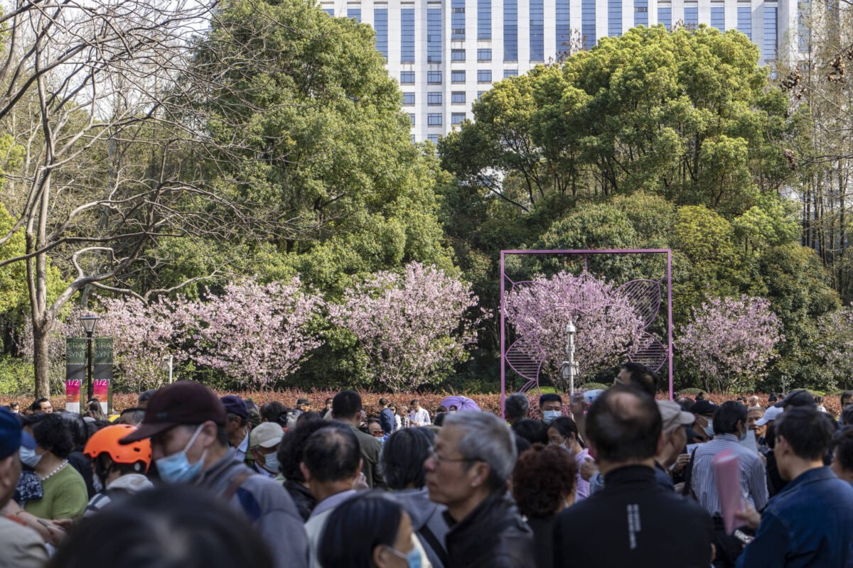 China: Idosos lotam parque em busca de relacionamento - 06/09/2024