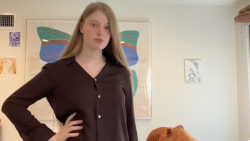 Filha de Elon Musk diz que pai é "incel" e