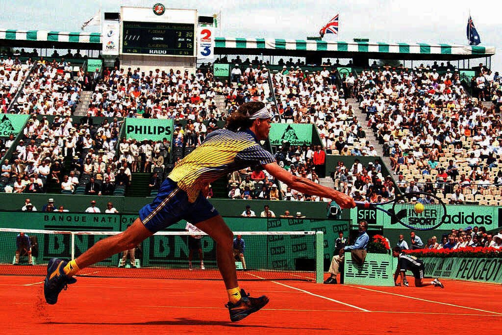 Guga volta a Roland Garros para gravação de documentário -