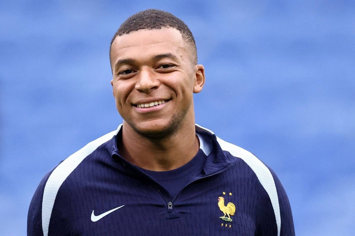 Mbappé recusa mediação para resolver litígio com PSG - 11/09/2024