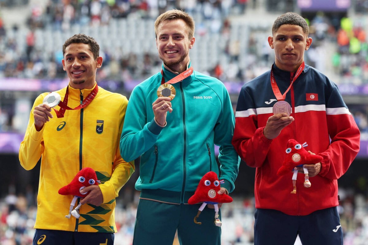 Paralimpíadas: atletismo e halterofilismo rendem medalhas - 04/09/2024 - Esporte