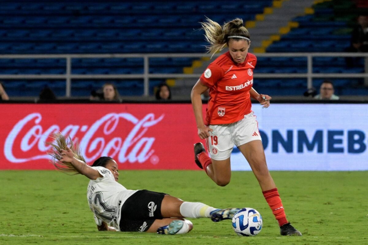 Priscila se torna maior venda do futebol feminino - 13/09/2024