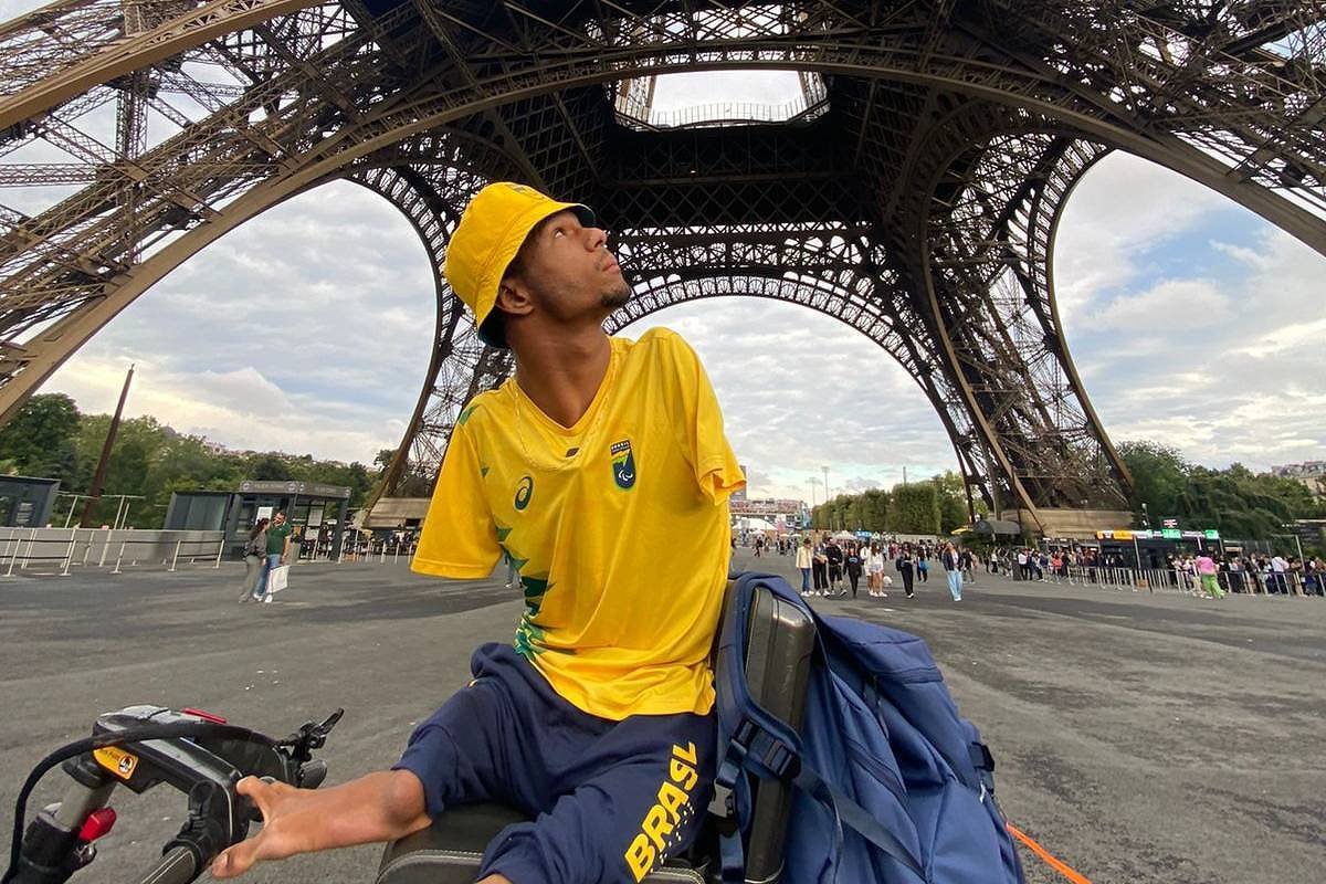 Torcida francesa é minha quarta medalha em Paris, diz Gabrielzinho