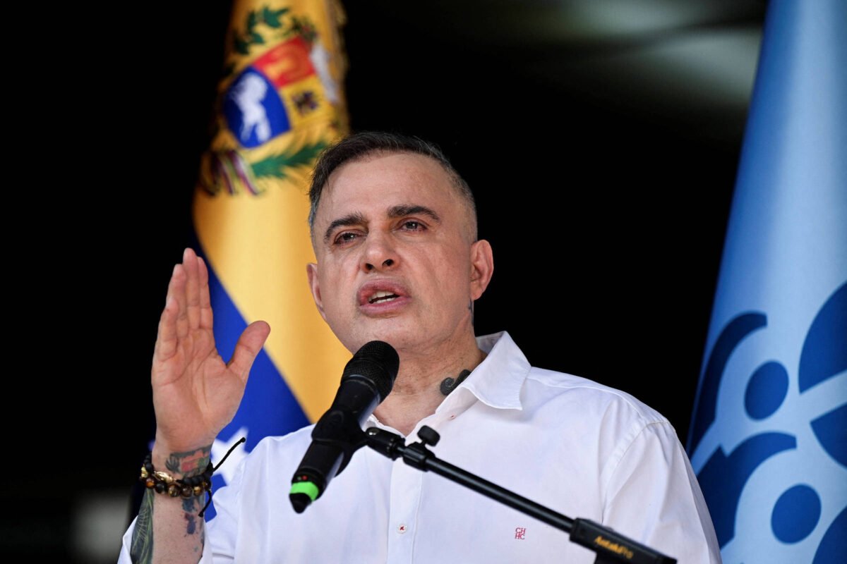 Aliado de Maduro diz que Lula mentiu sobre queda -