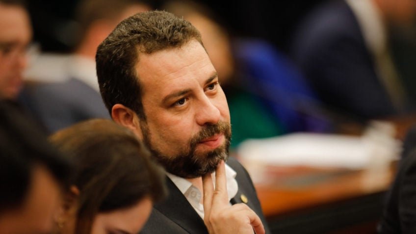 Boulos pede prisão de Marçal por suposto exame positivo para