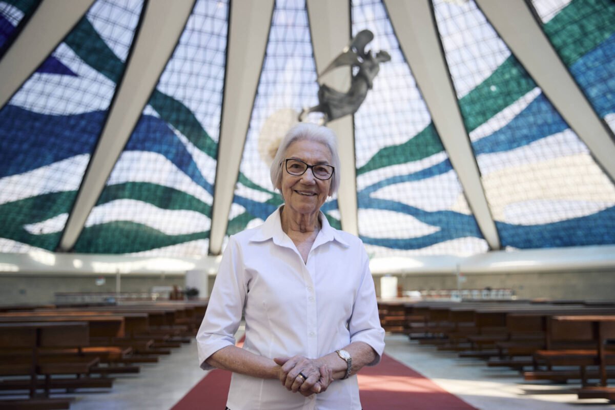 Brasileira ganha prêmio da ONU por defesa de refugiados -