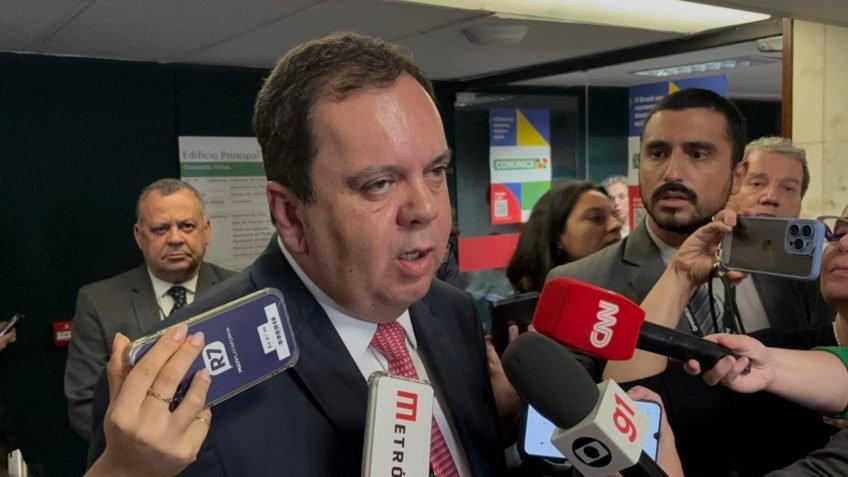 Elmar diz que Motta é "convergência ruim" para a Câmara