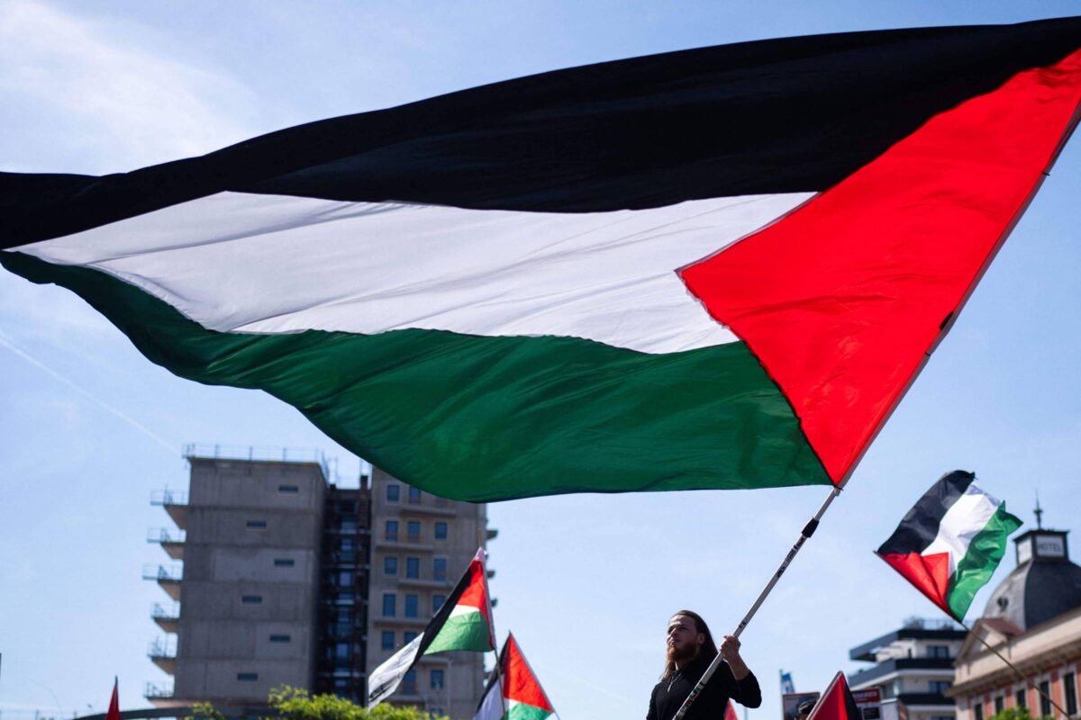 Especialistas sugerem confederação de Israel e Palestina - 07/10/2024 -