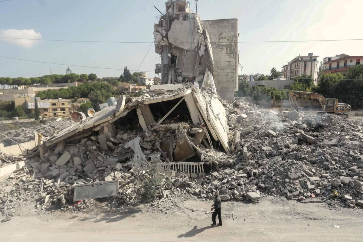 Hezbollah faz ameaças, mas pede cessar-fogo a Israel - 15/10/2024