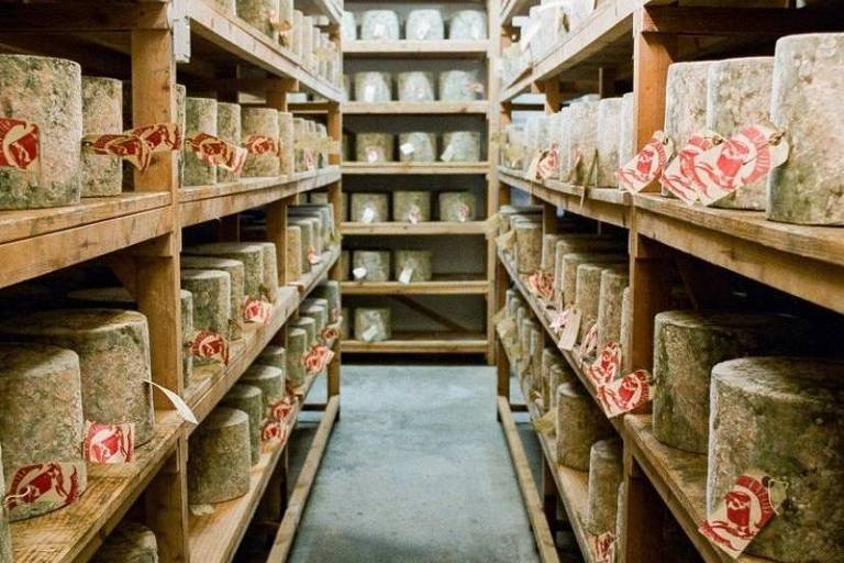 Jamie Oliver denuncia roubo de carga milionária de queijo -