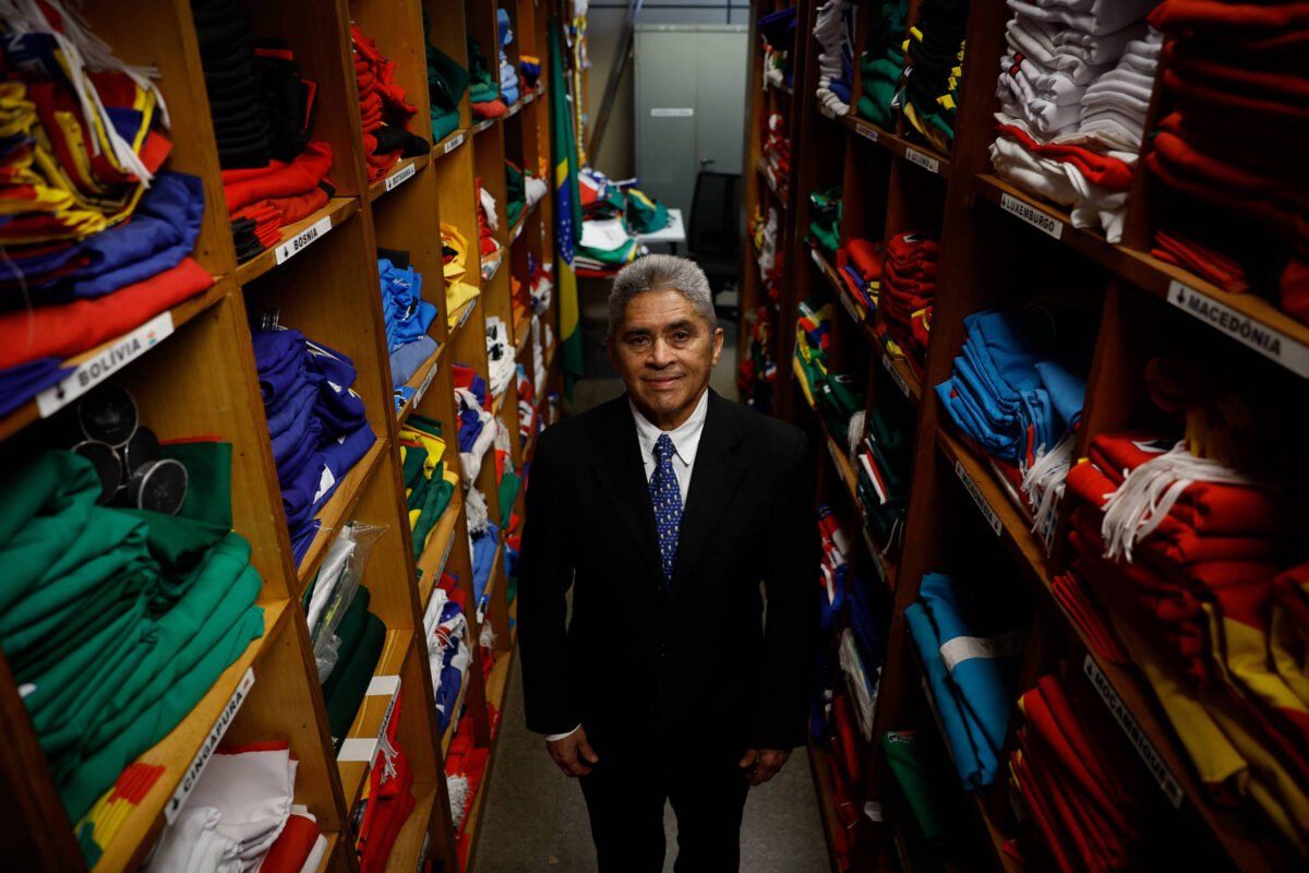 O 'guardião' das bandeiras do Palácio do Itamaraty - 12/10/2024