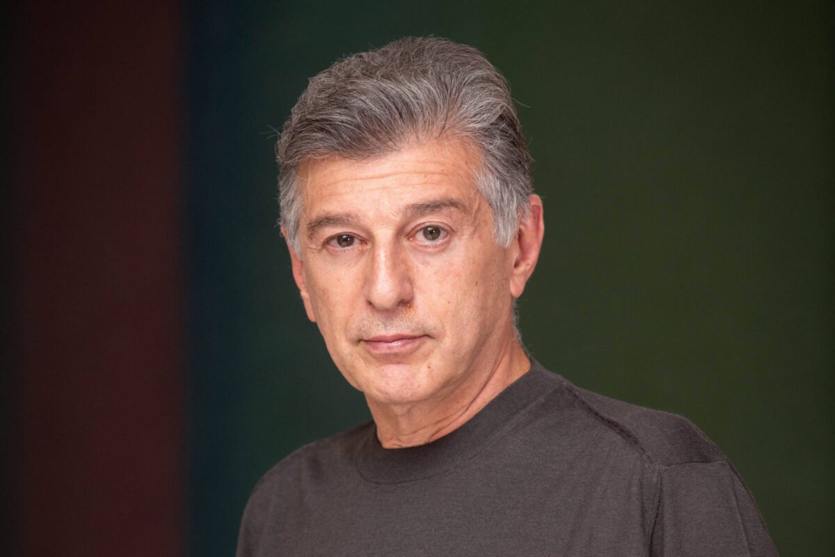 Presidente da Conib lança livro sobre guerra Israel-Hamas - 21/10/2024