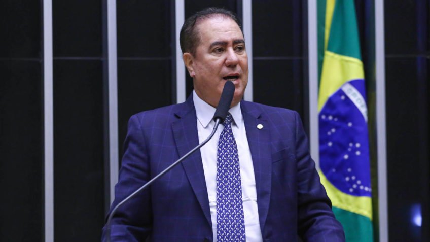 Projeto assegura a humanos titularidade de obras criadas com IA