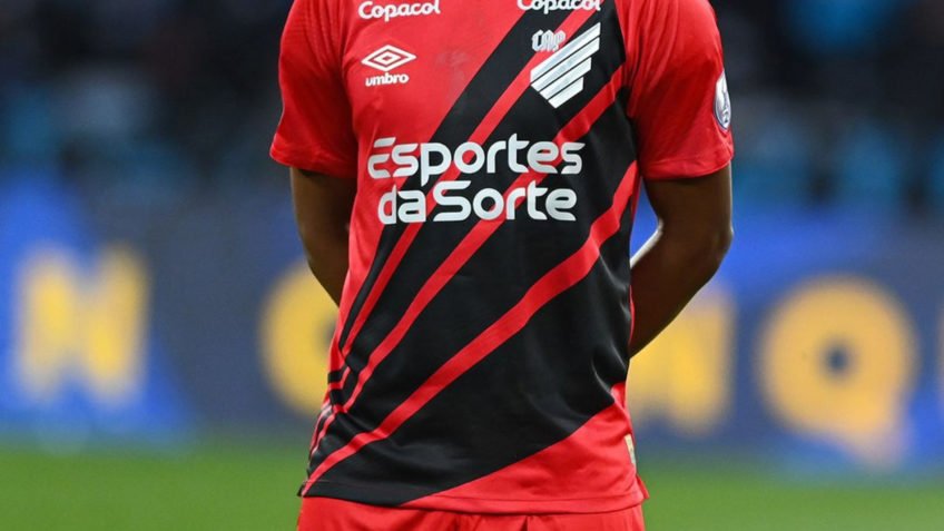 Times terão que remover bets irregulares dos uniformes; entenda