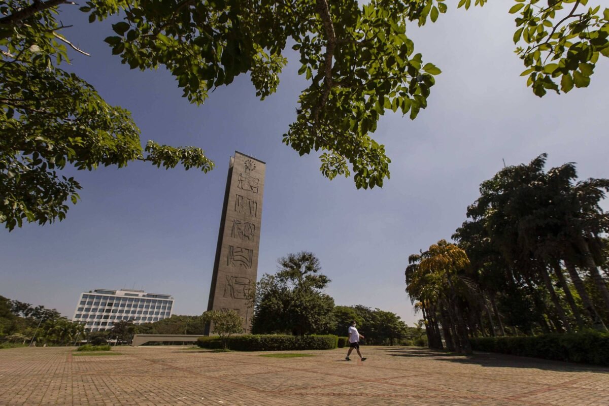 USP pode expulsar alunos pró-Palestina por antissemitismo - 24/10/2024 -