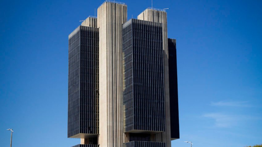 juros vão a 438,4% e atingem maior patamar no ano