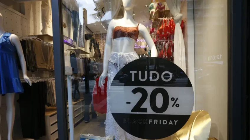 Brasileiro deve gastar de R$ 200 a R$ 501 na