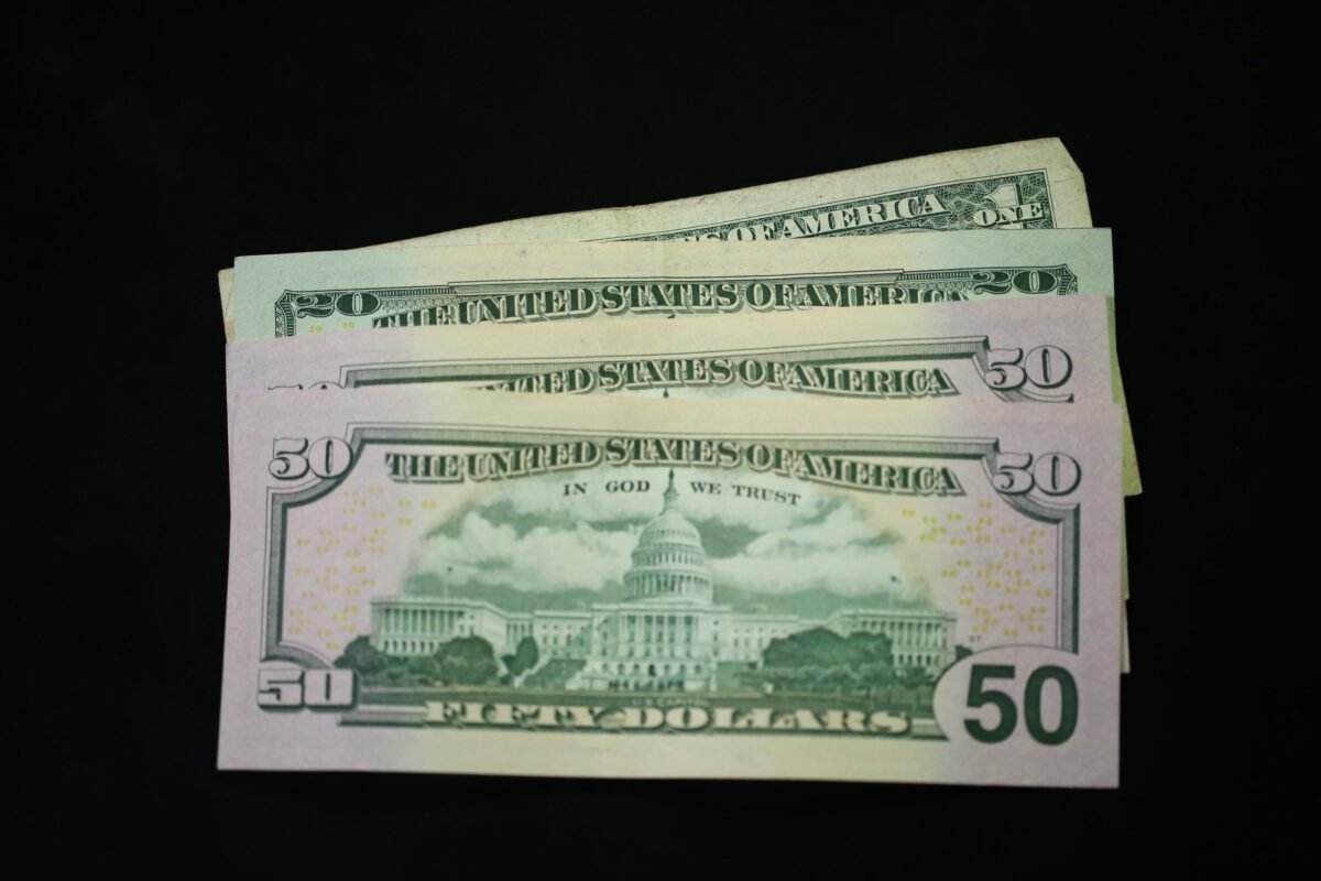 Dólar avança com nova regra da Rússia sobre armas nucleares