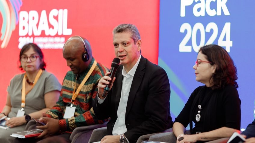 Márcio Macêdo fala no G20 Social