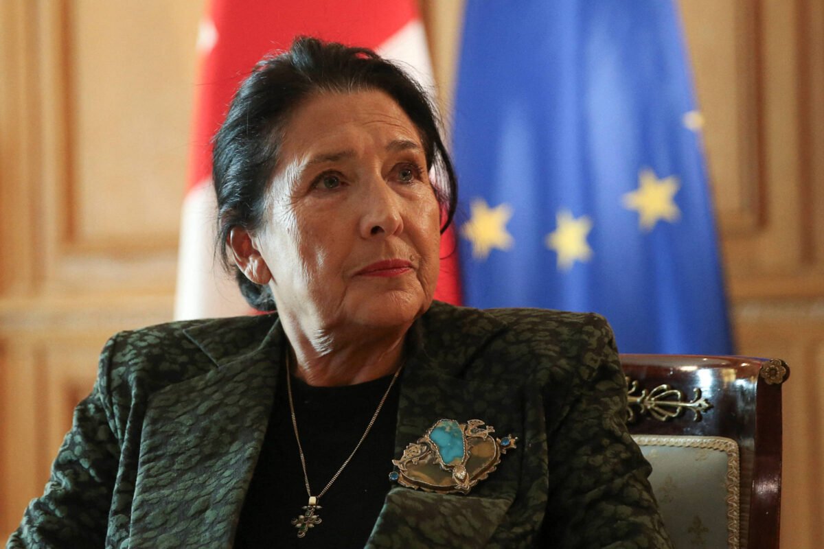 Presidente da Geórgia diz que não deixará cargo - 30/11/2024