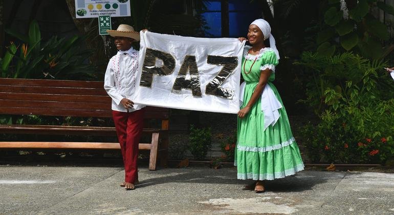 Redes sociais impulsionaram movimento pela paz que cobriu de branco