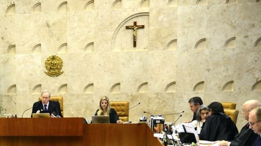 STF julga presença de símbolos religiosos em órgãos públicos