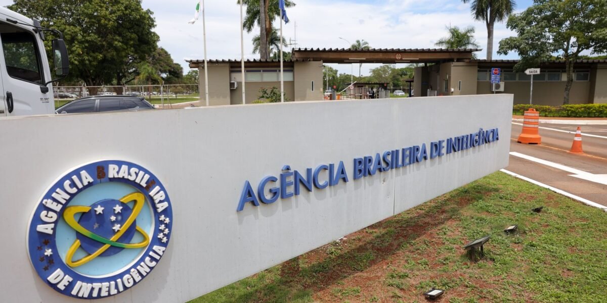 Abin comemora 25 anos em meio à reforma do sistema