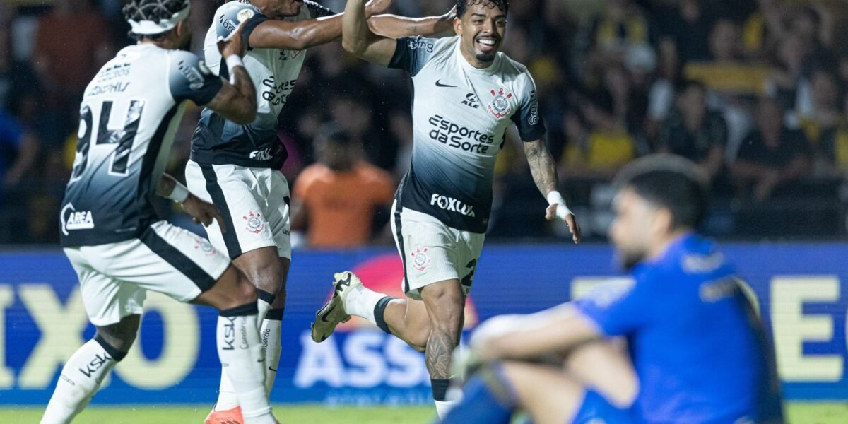 Bahia e Corinthians pressionam Cruzeiro em disputa por Libertadores