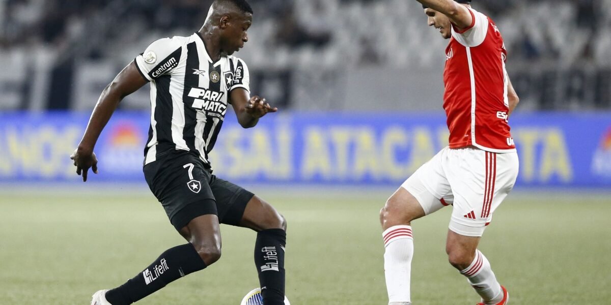 Botafogo visita o Inter para tentar garantir o título do