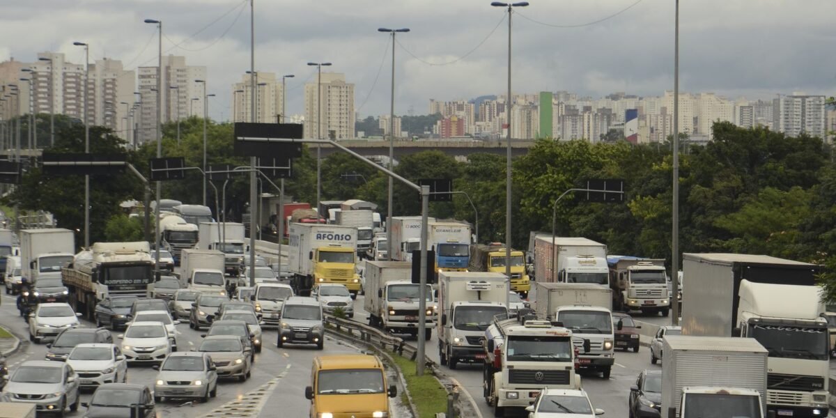 Capital paulista terá que apresentar cronograma para mudar nomes de