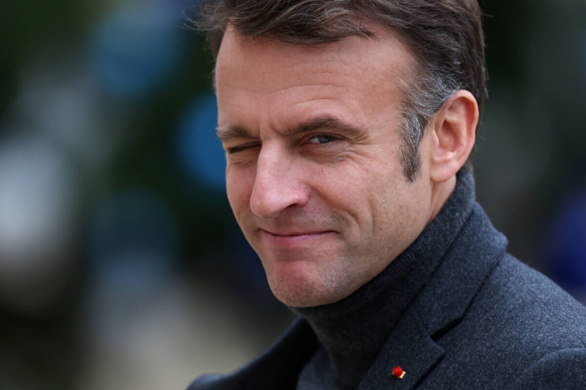 Macron diz que vai nomear novo premiê até quinta (12)