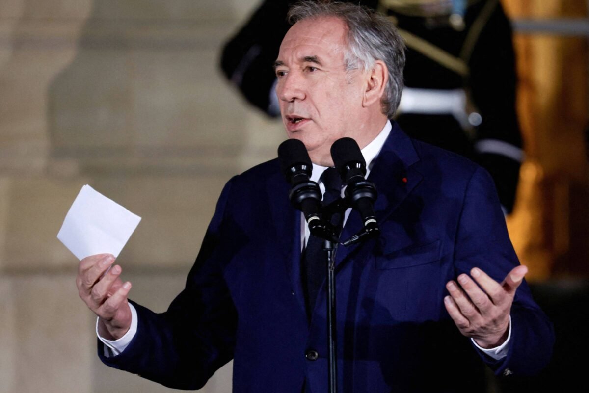 Novo primeiro-ministro da França já foi premiê em livro de