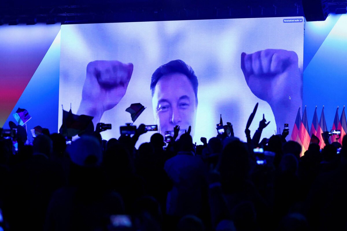 Em telão, Musk pede orgulho e votos para candidata da