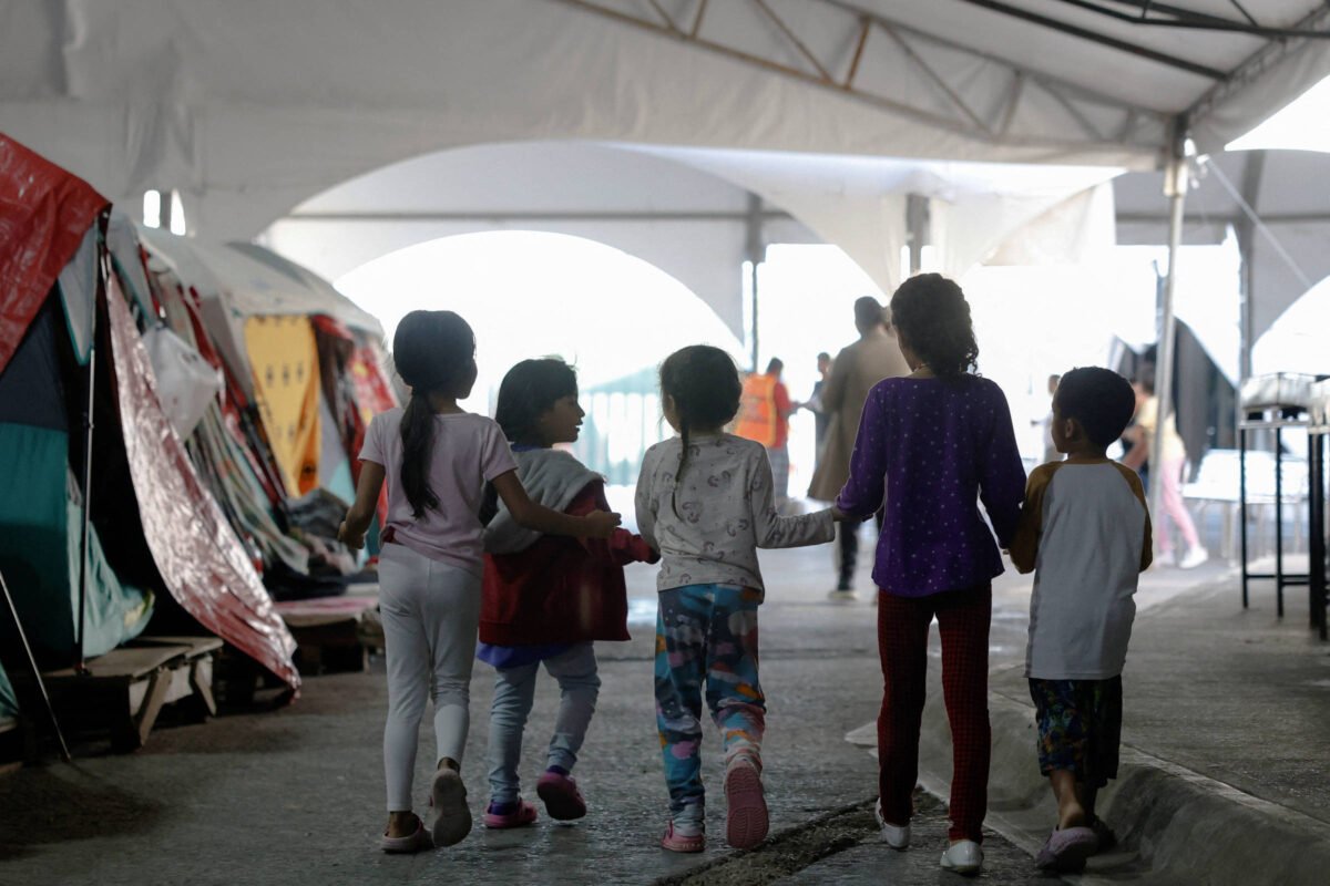 Restrição de cidadania deixa crianças imigrantes em risco - 05/02/2025