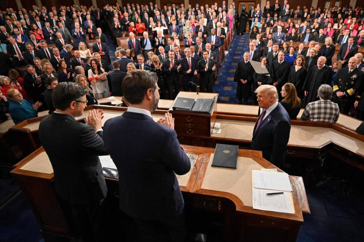 Análise: Trump dá aula magna de populismo no Congresso -