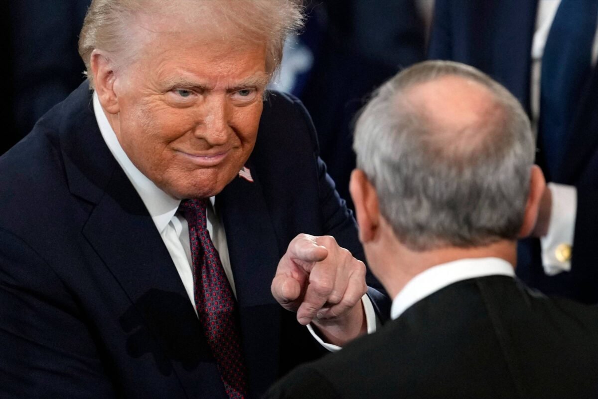 EUA: Trump amplia ataques ao Judiciário e testa limites -